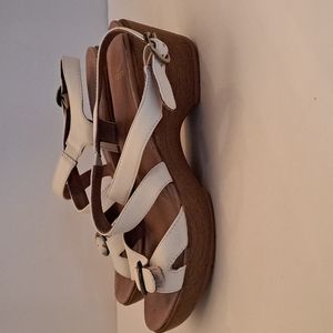 Dansko size 38 (7.5) white leather upper platform sandal 2 inch heel